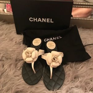Chanel sandels size 39 really a size 7.5/8 (SOLD)